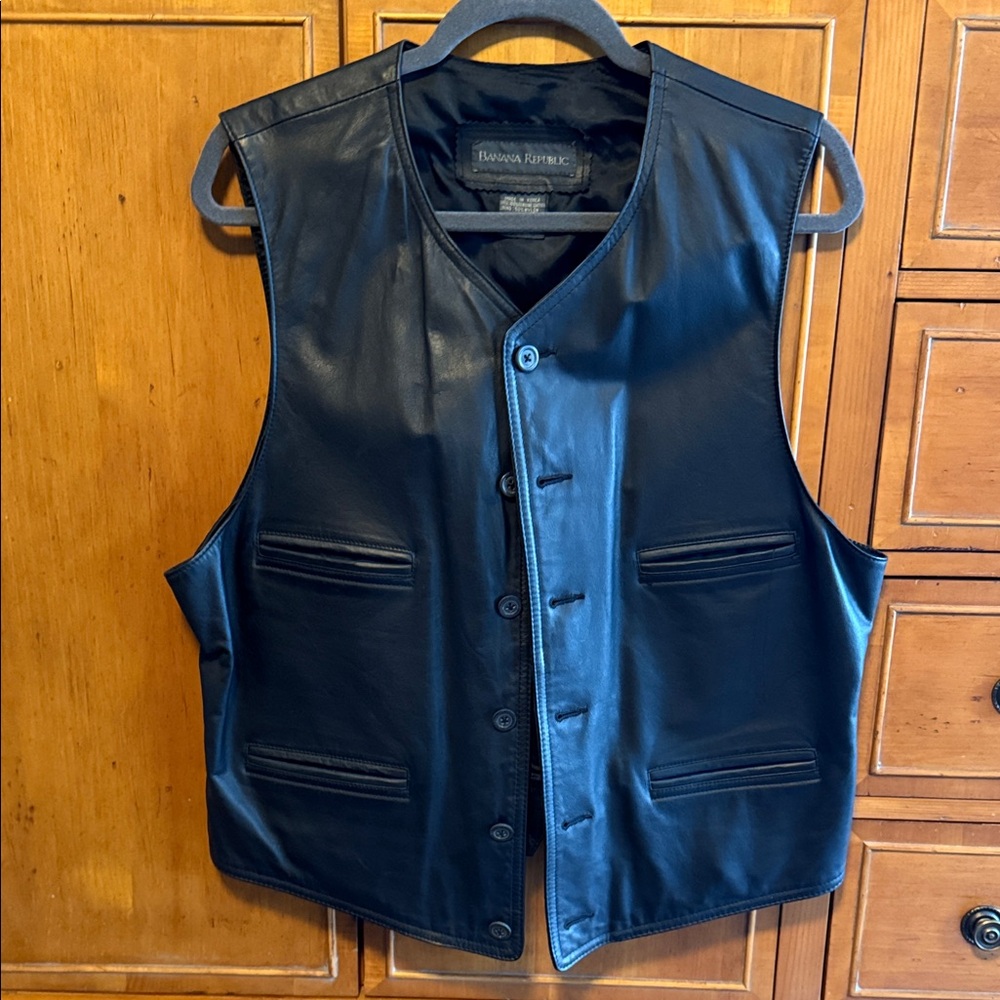 Banana Republic Men's Black Leather Vest size Large